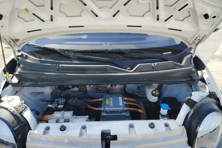 长安启源 长安Lumin 2022款 210km 香甜款机舱底盘24