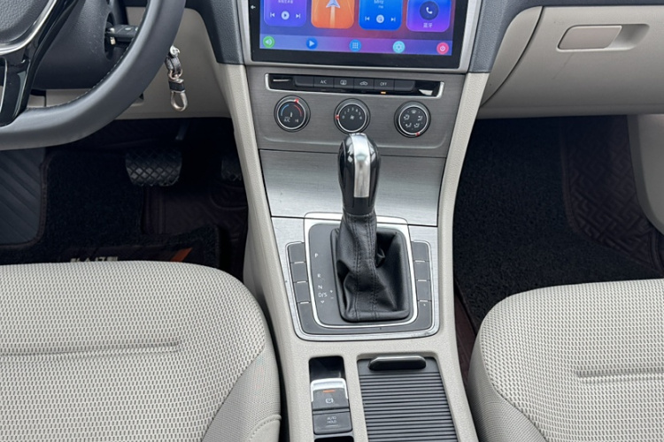 大众 高尔夫 2016款 230TSI 自动舒适型中控内饰7004