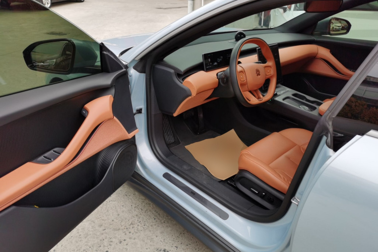 蔚来ET5 2022款 75kWh中控内饰7002