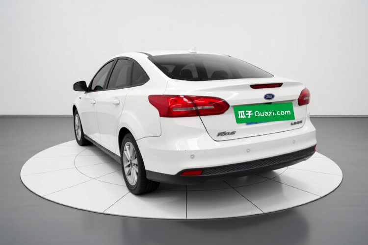 福特 福克斯 2017款 三厢 1.6L 手动风尚型智行版车身外观5