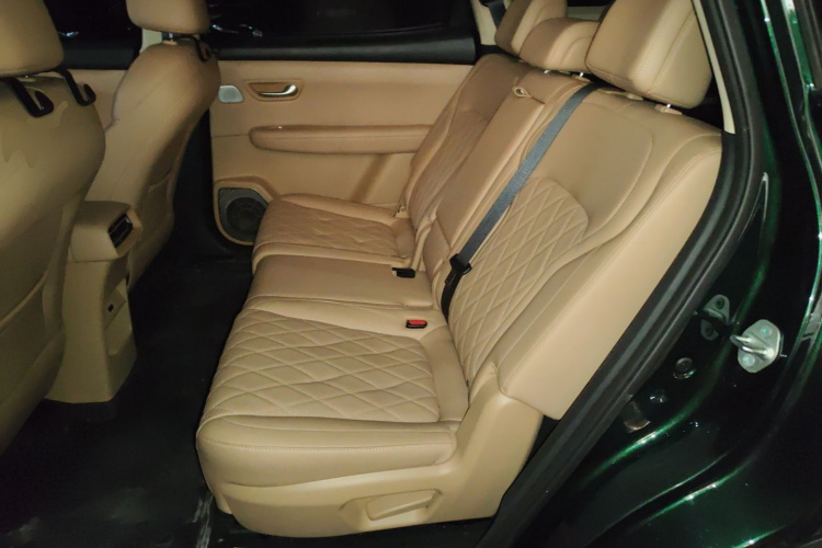 蓝电E5 PLUS 2026款 165km 长续航先享版Ultra 7座中控内饰21