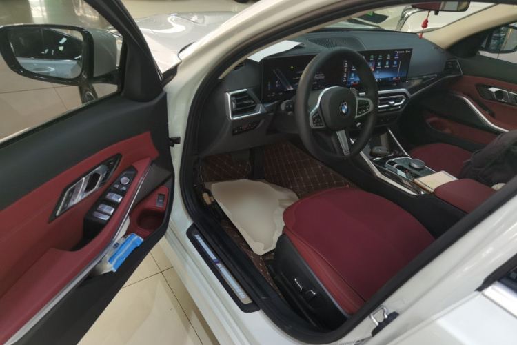 宝马3系 2024款 325Li M运动套装中控内饰20