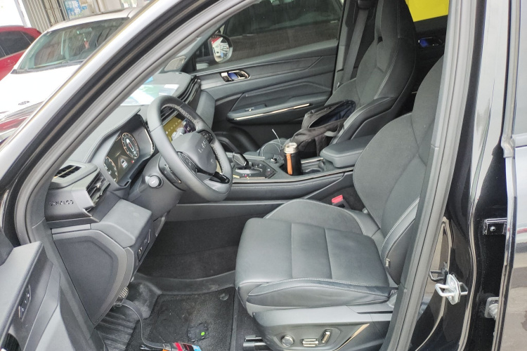 领克01 2021款 2.0TD 四驱暗夜版中控内饰19