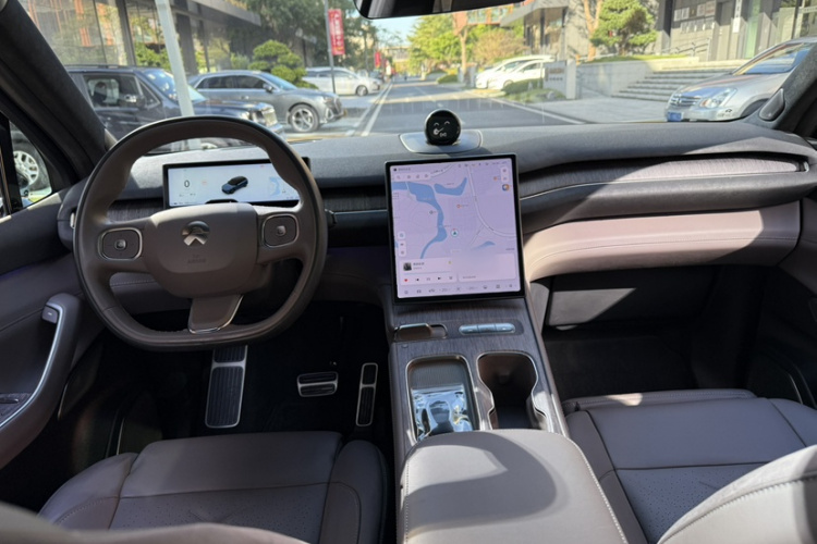 蔚来ES7 2022款 100kWh 首发版中控内饰7004