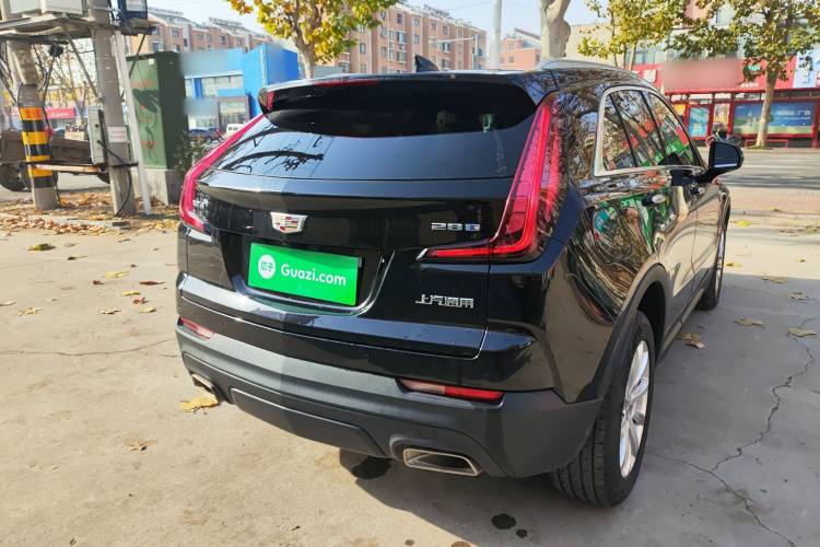 凯迪拉克XT4 2022款 28T 两驱风尚型车身外观7