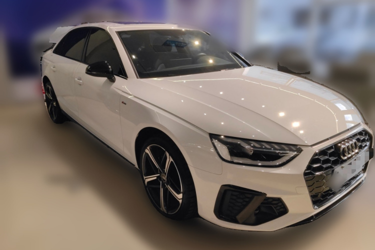 奥迪A4L 2024款 40 TFSI 豪华动感型车身外观3