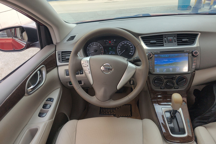 日产 轩逸 2014款 1.6XV CVT尊享版中控内饰13