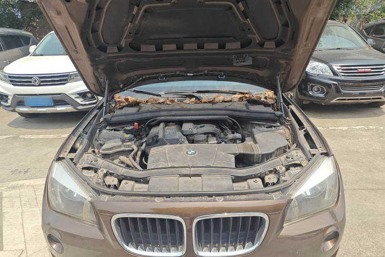 宝马X1 2013款 sDrive18i 时尚型机舱底盘24