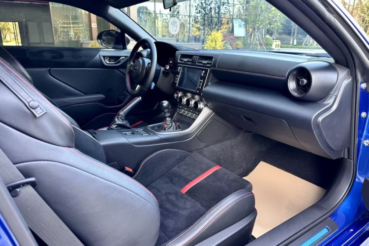 斯巴鲁BRZ 2022款 2.4L 手动版中控内饰7004