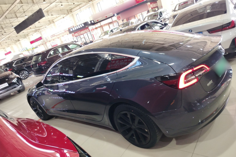 特斯拉 Model 3 2020款 改款 长续航后轮驱动版车身外观4