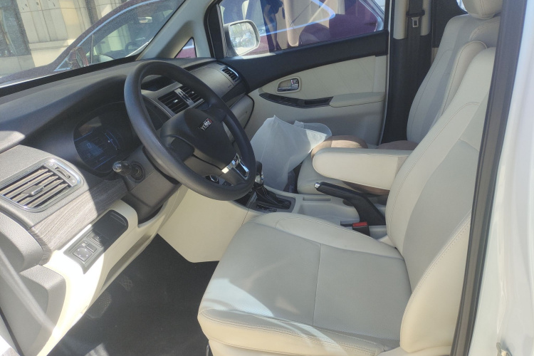 野马汽车 斯派卡 2022款 1.5L CVT豪华型局部细节19