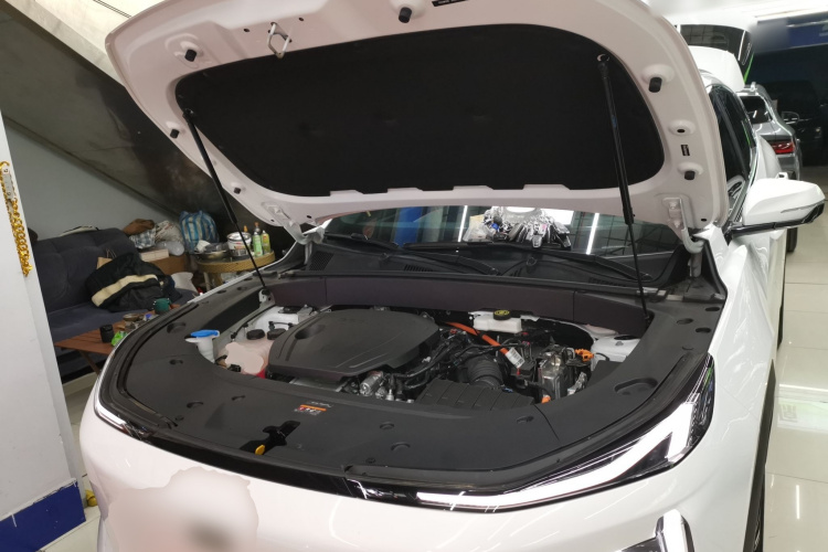 吉利银河 银河L7 2024款 1.5T 115km MAX  龙腾版机舱底盘24