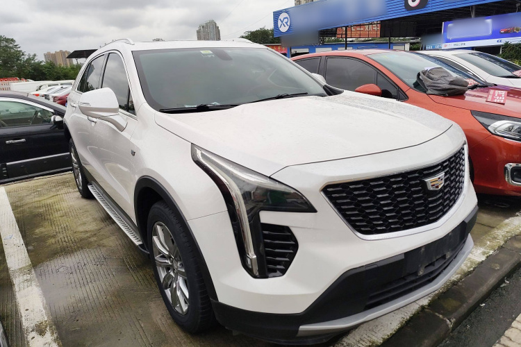 凯迪拉克XT4 2018款 28T 两驱领先型车身外观3