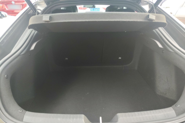 长安UNI-V 2022款 1.5T 尊贵型机舱底盘23