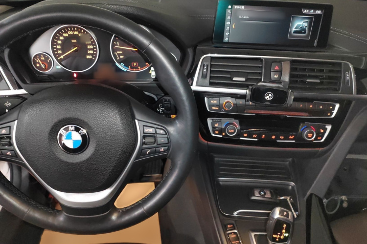 宝马3系 2019款 320Li 时尚型中控内饰7002