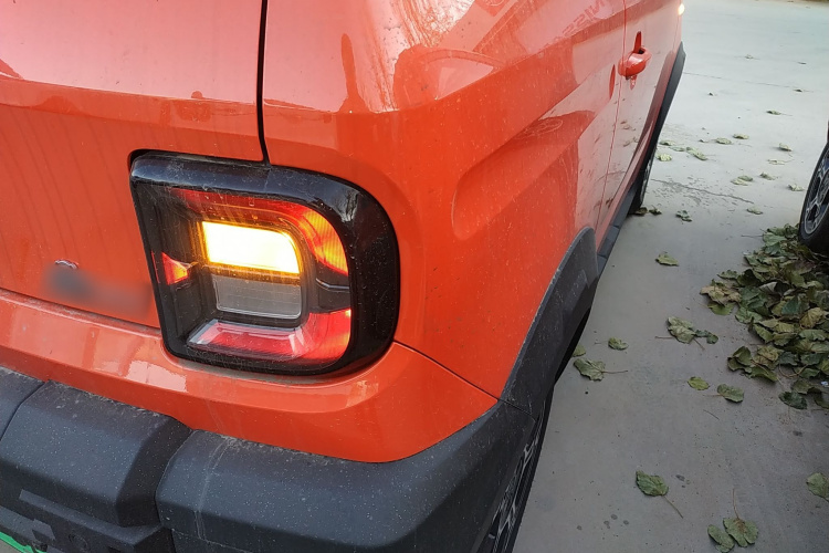 吉利银河 2025款 210km 熊猫骑士车身外观9