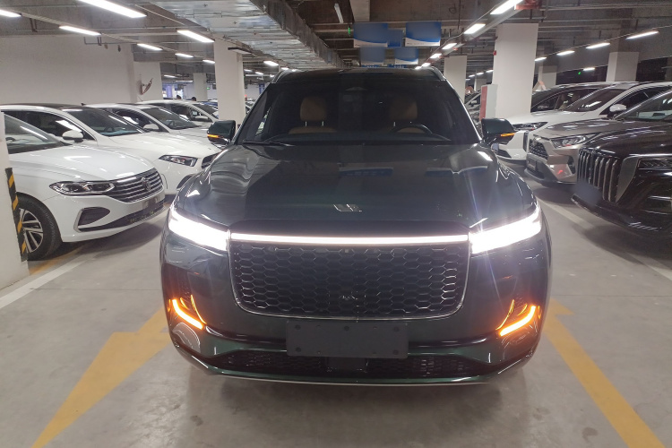 理想汽车 理想ONE 2021款 增程6座版车身外观2