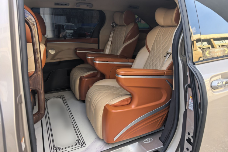 丰田 赛那SIENNA 2021款 2.5L混动 舒适版中控内饰7002