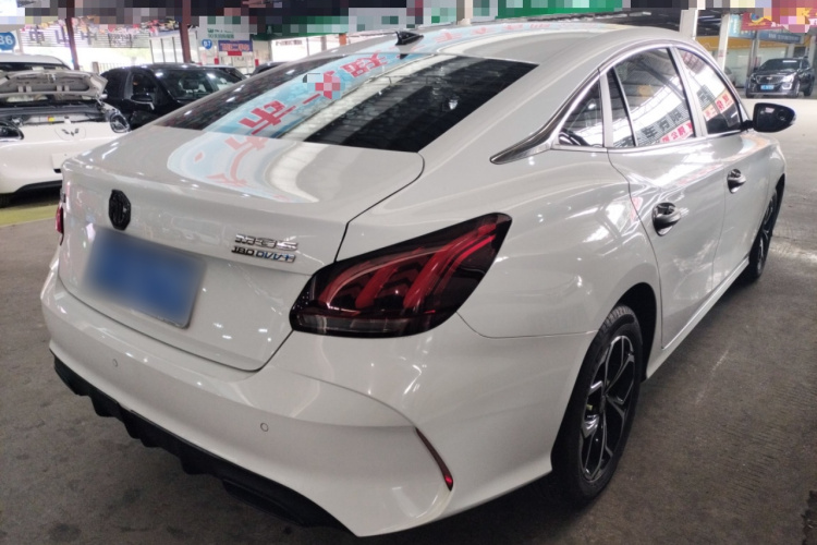 名爵 MG5 2021款 180DVVT CVT青春风尚版车身外观7