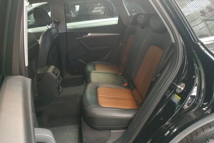 奥迪Q5L 2020款 45 TFSI 尊享时尚型中控内饰21