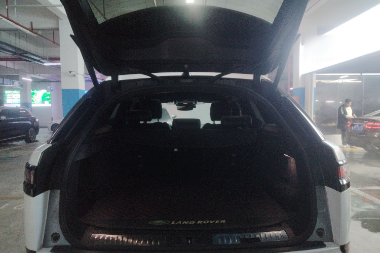 路虎 揽胜星脉 2021款 P250 熠黑珍藏版局部细节23