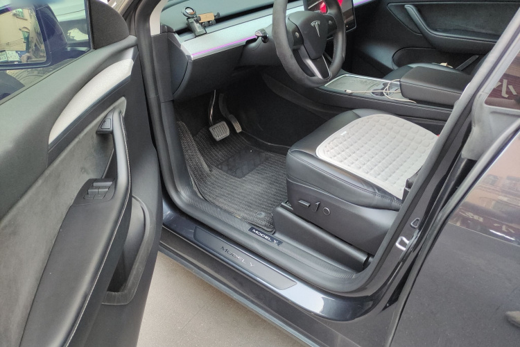 特斯拉 Model Y 2024款 后轮驱动版中控内饰7002