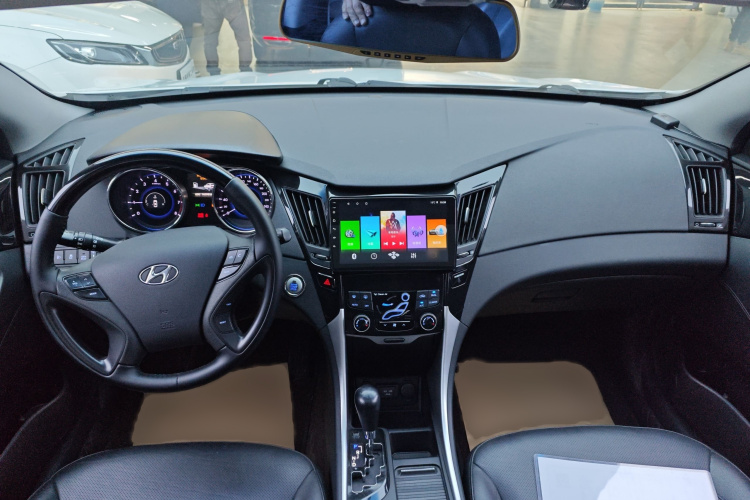 现代 索纳塔 2015款 经典 2.4L 自动领先版 国IV中控内饰7002