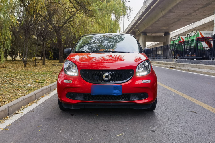 smart forfour 2016款 1.0L 52千瓦激情版车身外观6001