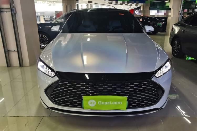 比亚迪 秦PLUS 2023款 冠军版 DM-i 55KM领先型车身外观2