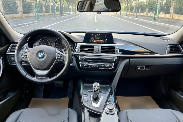 宝马3系 2017款 320Li M运动型中控内饰7003