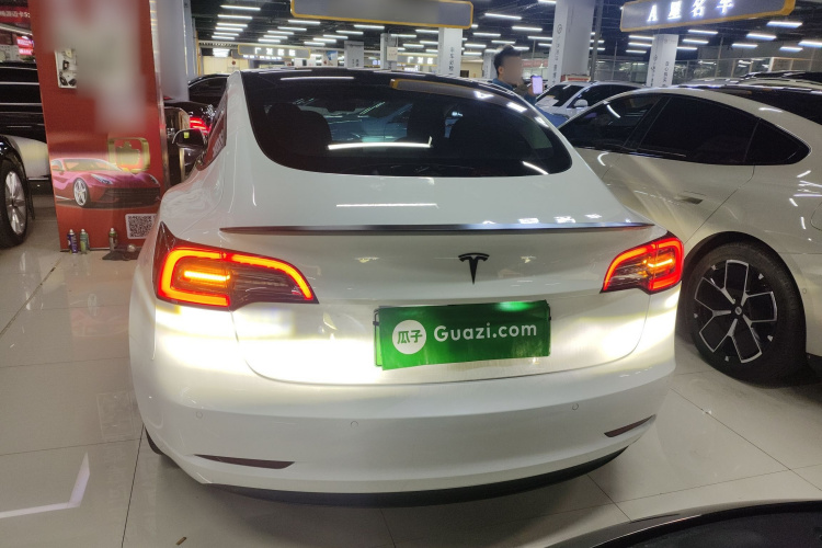 特斯拉 Model 3 2022款 Performance高性能全轮驱动版车身外观6