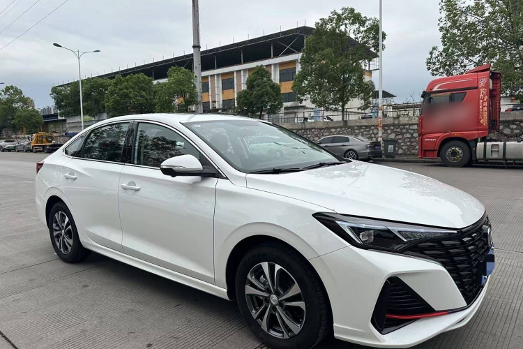 长安 逸动 2024款 PLUS 蓝鲸NE 1.4T GDI DCT高能版车身外观6002