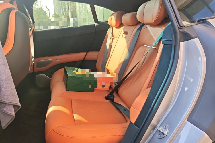 小米汽车 小米YU7 2025款 超长续航高性能四驱Max版中控内饰21