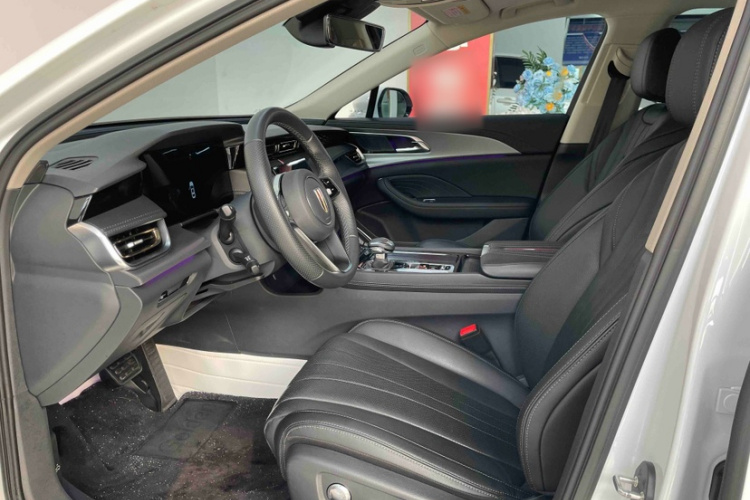 红旗H5 2023款 2.0T 自动智联旗畅版中控内饰7002