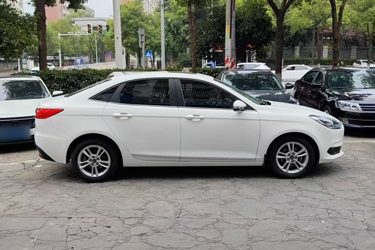 福特 福睿斯 2019款 改款 1.5L 自动悦享型 国VI车身外观6002