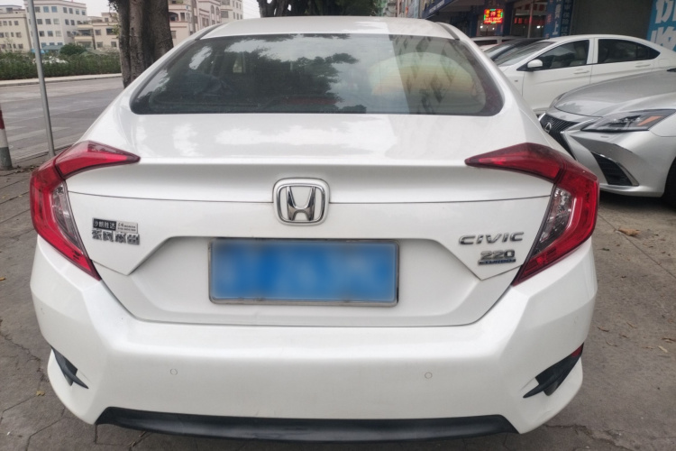 本田 思域 2016款 220TURBO CVT豪华版车身外观6