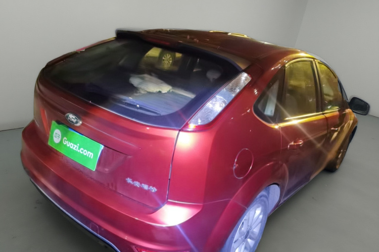 福特 福克斯 2013款 两厢经典 1.8L 自动基本型车身外观7