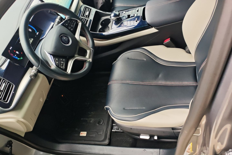 比亚迪 秦PLUS 2023款 冠军版 DM-i 120KM卓越型中控内饰7003