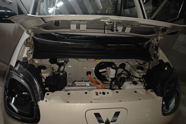 五菱汽车 宏光MINIEV 2025款 四门版 进阶款机舱底盘24