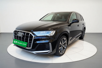 奥迪Q7 2023款 55 TFSI quattro S line运动型