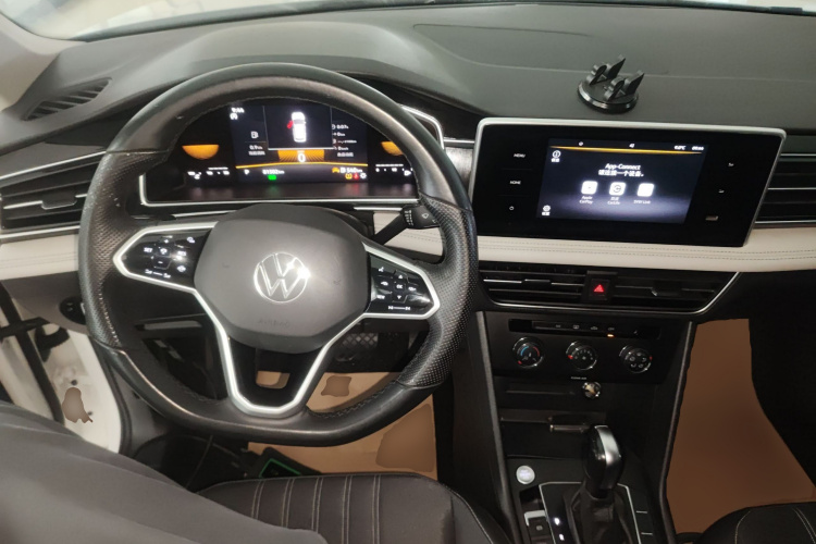 大众 途观L 2023款 330TSI 自动两驱舒享版中控内饰7002