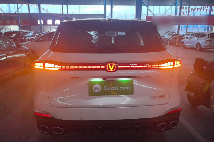 长安CS75 PLUS 2025款 第四代 UItra 2.0T 新蓝鲸 智慧劲擎型车身外观6