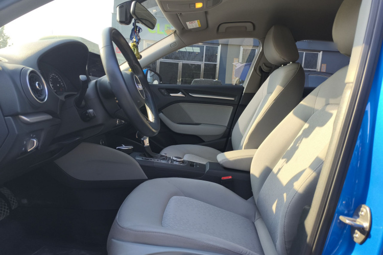 奥迪A3 2020款 Sportback 35 TFSI 进取型 国VI中控内饰7004