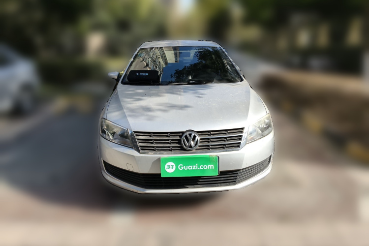 大众 朗逸 2013款 改款经典 1.6L 自动风尚版车身外观2