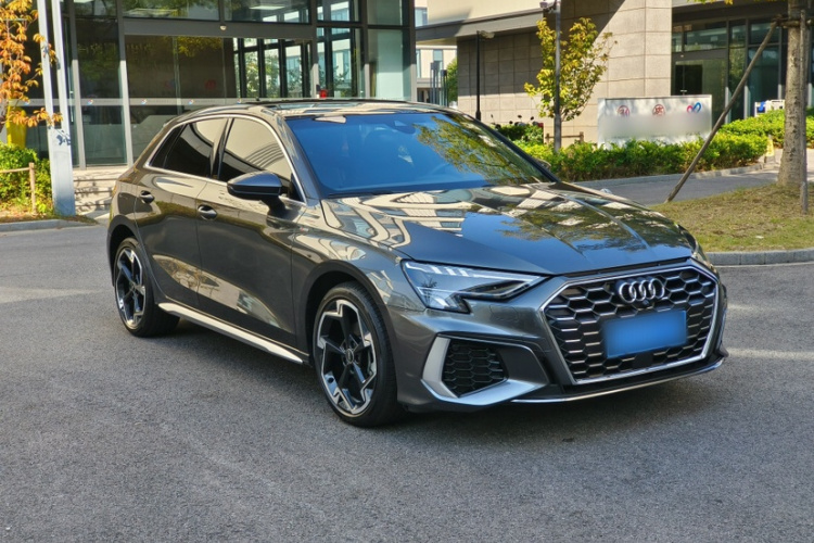 奥迪A3 2024款 Sportback 35 TFSI 豪华运动型车身外观6002