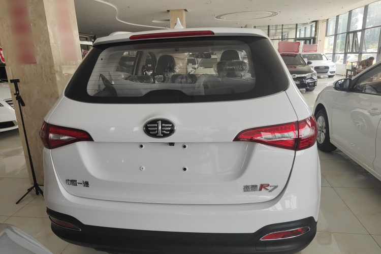 一汽 森雅R7 2024款 1.5L 自动舒适型车身外观6004