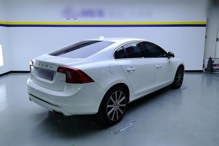 沃尔沃S60 2019款 S60L 改款 T5 智驭菁英版车身外观7