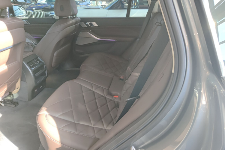 宝马X5 2022款 xDrive 30Li 尊享型M运动套装中控内饰21