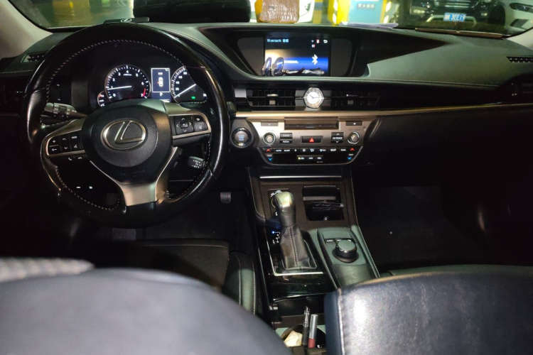 雷克萨斯ES 2016款 200 Midnight特别限量版中控内饰12