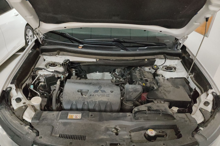 三菱 欧蓝德 2020款 2.0L 两驱畅行版 5座局部细节24